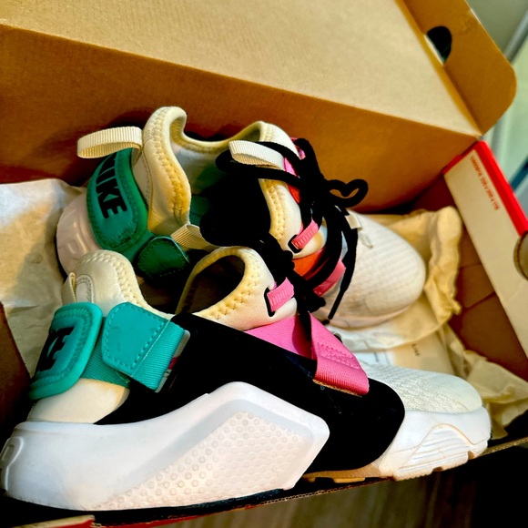 Nike sneakers - Picture 1 of 4